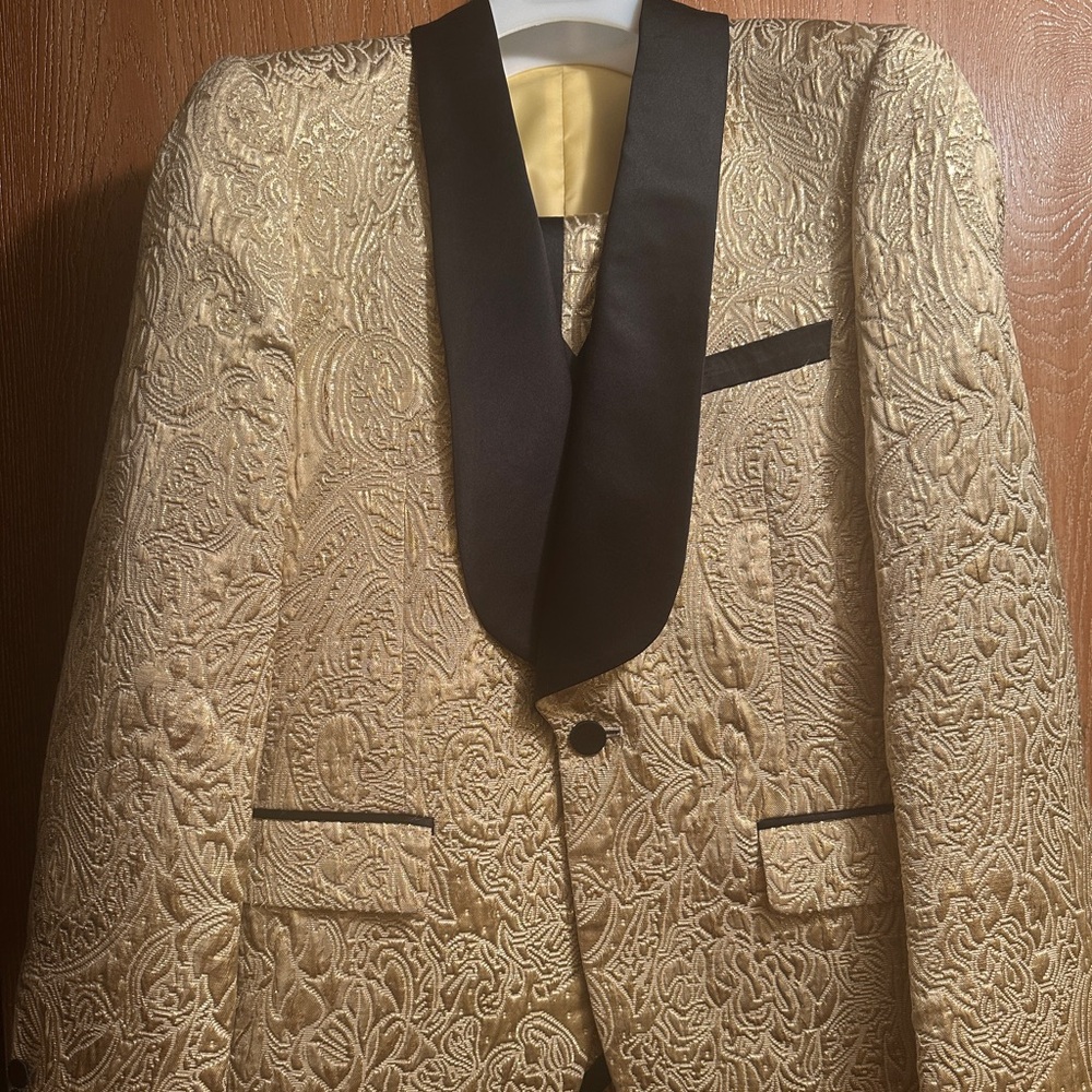 Elegant Gold Blazer with Black Accents